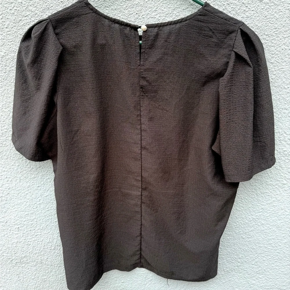 Black Puff Sleeve Women's Blouse, Size XL - NO discoloration, just lighting. - Picture 2 of 2